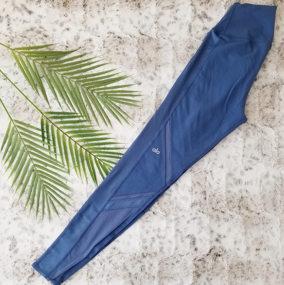 Alo Epic High Waisted leggings in cobalt blue M - Picture 5 of 7